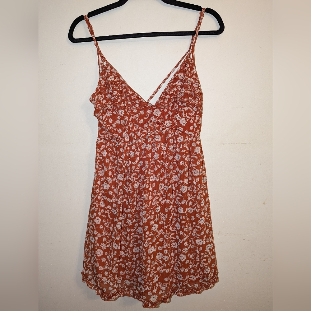 Francesca's Collections Trixxi Size Medium Red floral mini dress